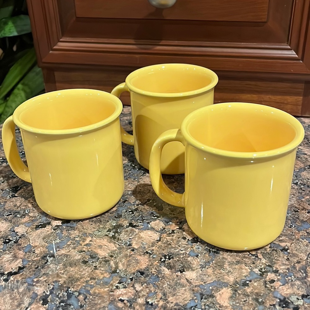 Crown Corning made in Italy Coffee mug Tea cup 3 pieces Yellow set mugs cups